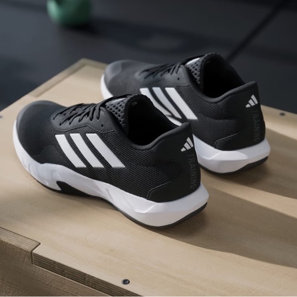 NWT! Adidas Men’s AMPLIMOVE Core Black/Cloud White/Grey Six TRAINING SHOES 9.5 - Picture 2 of 11